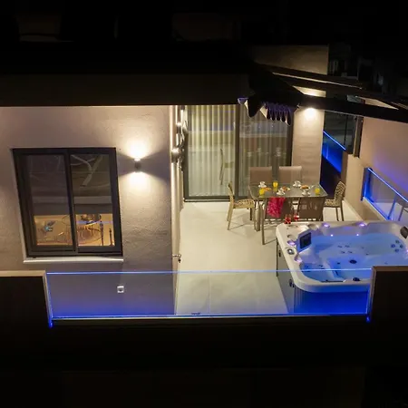 Appartamento Silena Luxury Penthouse With Jacuzzi - Near Chania Old Town
