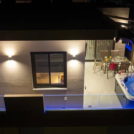 Appartamento Silena Luxury Penthouse With Jacuzzi - Near Chania Old Town