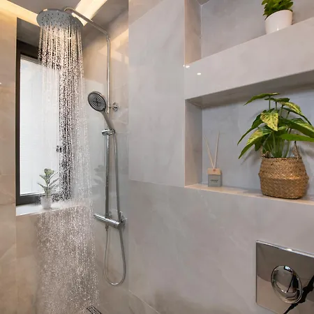 Silena Luxury Penthouse With Jacuzzi - Near Chania Old Town