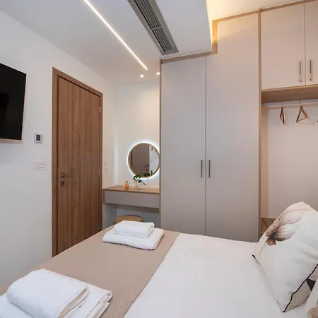 Silena Luxury Penthouse With Jacuzzi - Near Chania Old Town