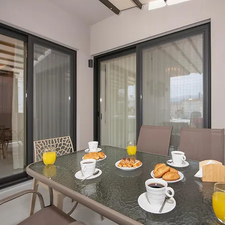 Silena Luxury Penthouse With Jacuzzi - Near Chania Old Town *